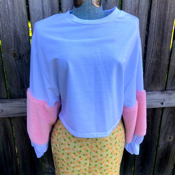 SHEIN Tops - Cropped Faux Fur Shein Sweatshirt